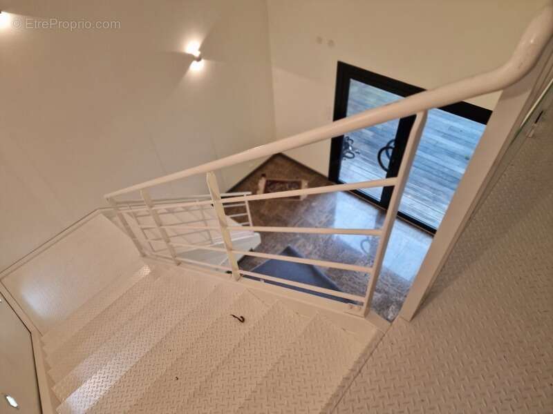 Immeuble à vendre vittel (88) local et 2 appartements spacieux - photo 8