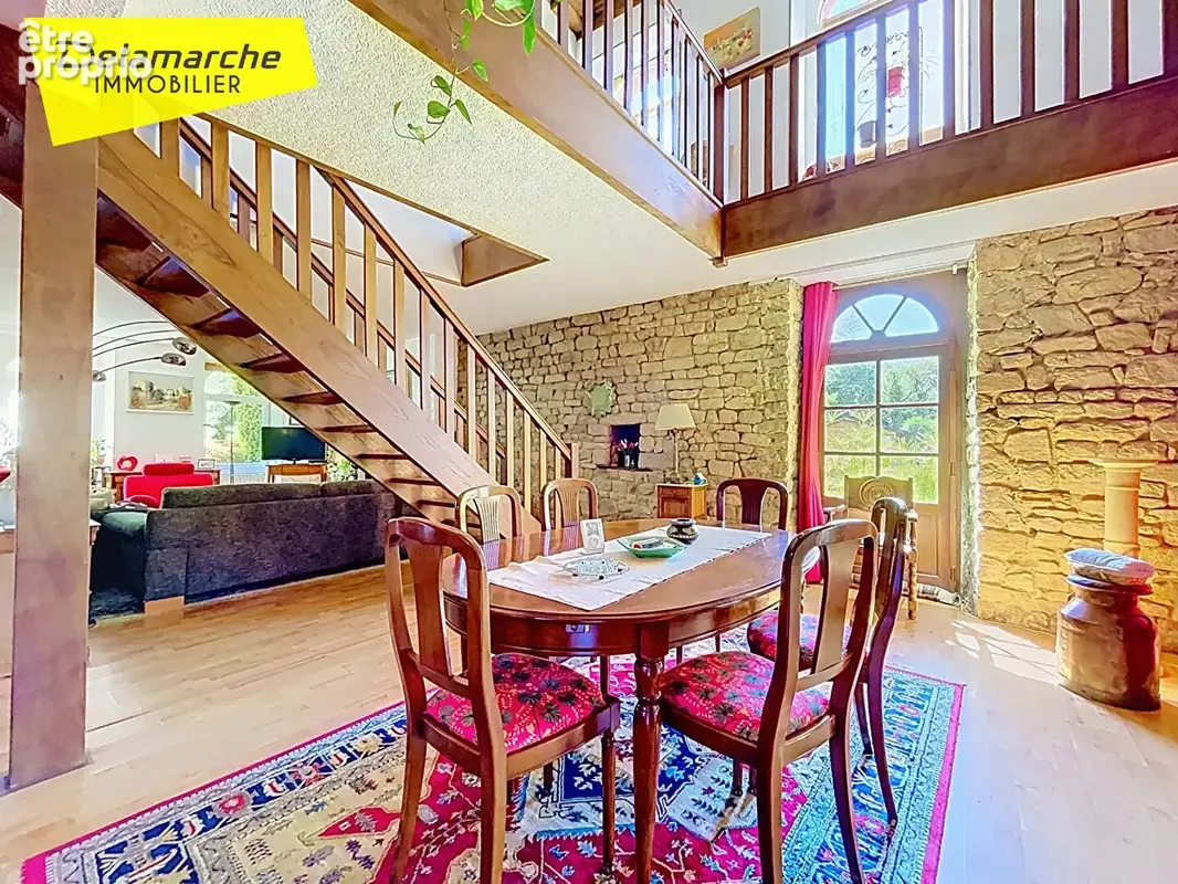Maison en pierre - 5 chambres - Terrain de 1 000 m² - Avranches (50300) - photo 2
