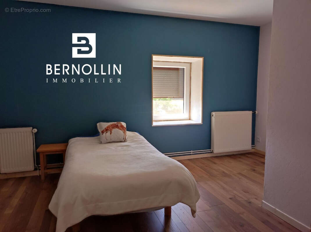 Maison à COURMANGOUX