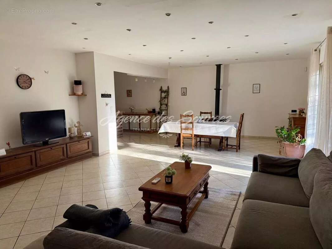 Maison à CHATEAUVERT