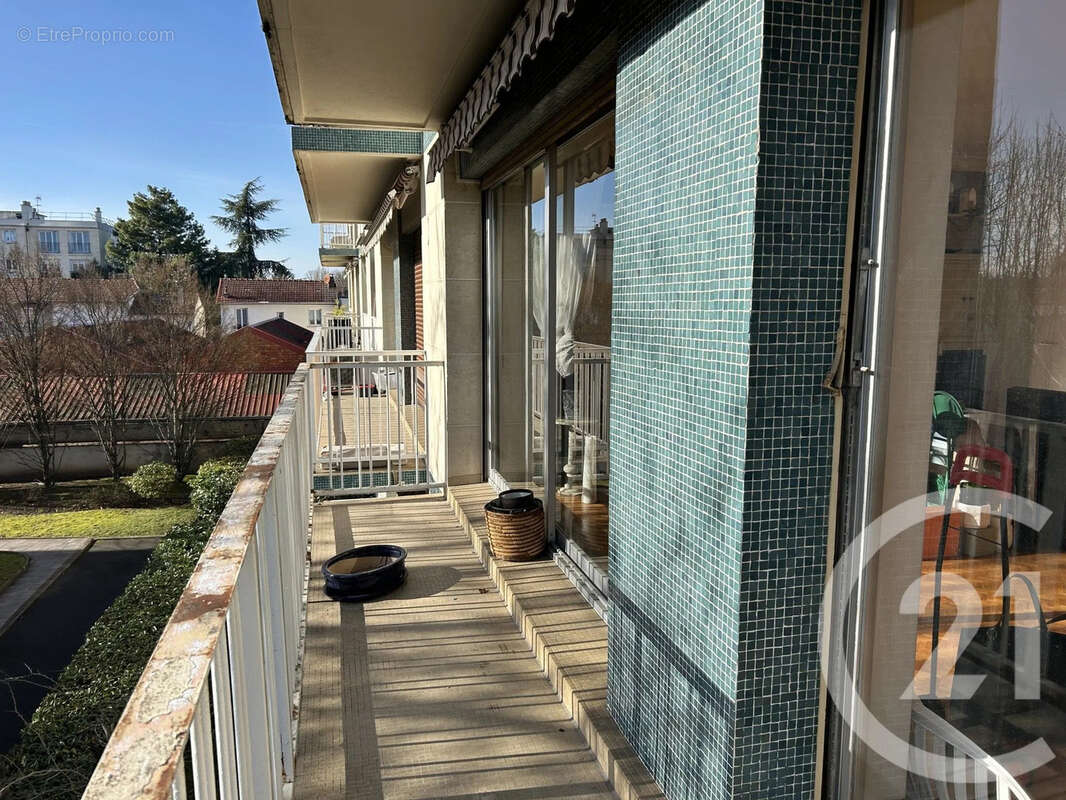 Appartement à SAINT-MAUR-DES-FOSSES