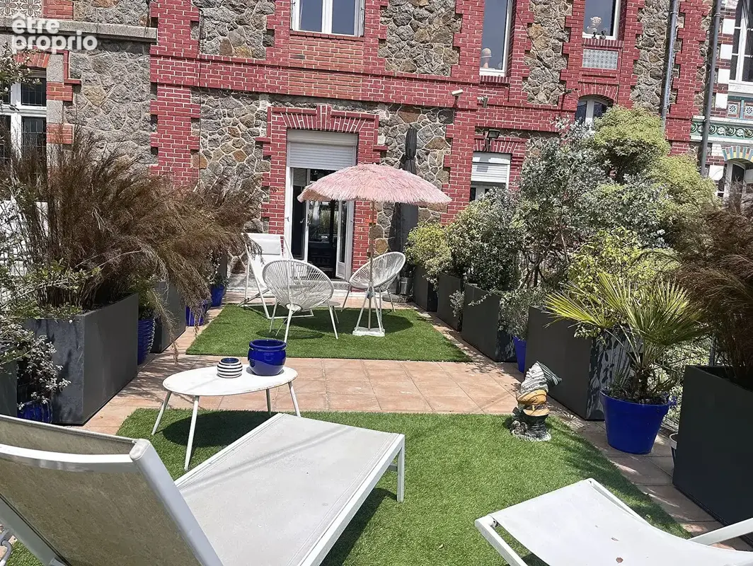 Belle demeure de caractère, terrasse et garage - photo 2