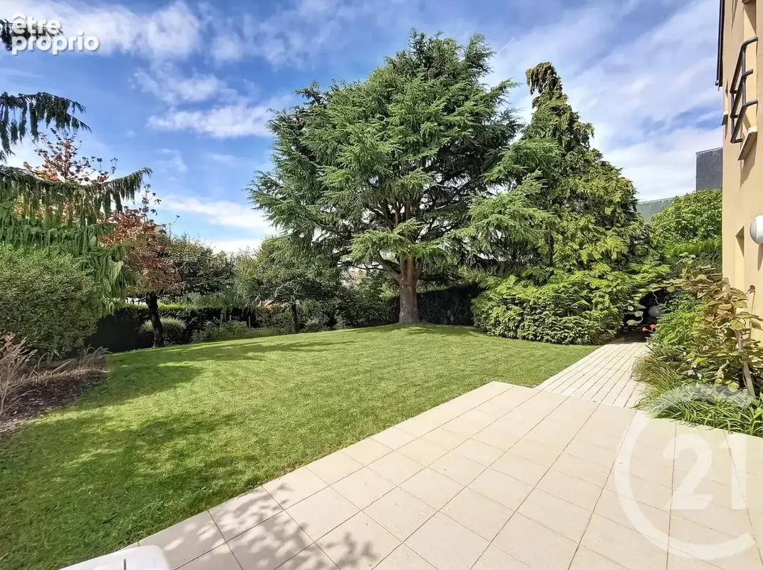 Maison 10 pièces 330 m² à vendre à Chartres (28000) - photo 2