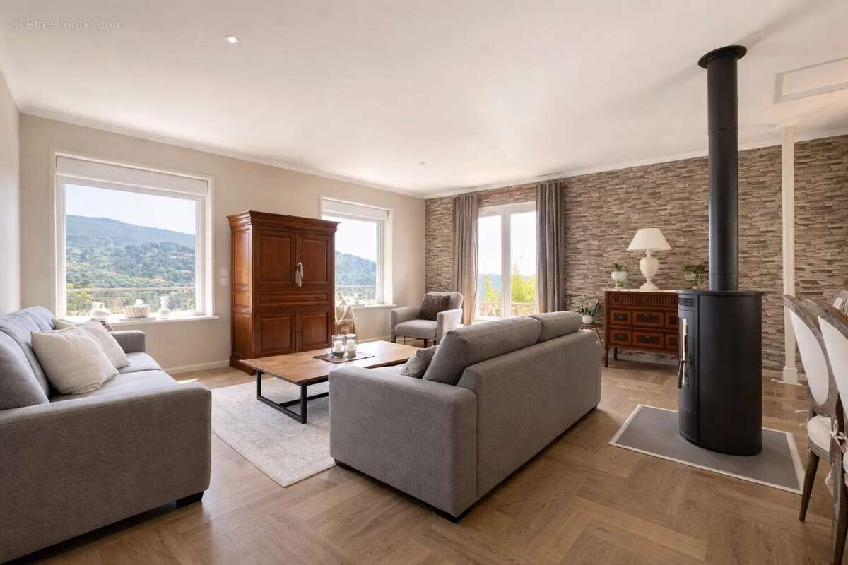 Maison à COLOMARS