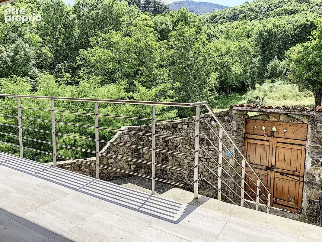 Une bastide du 16ème siècle rénovée de 260 m2 hab., aménagée en 2 logements et annexes, cour intérieure, pisci - photo 10