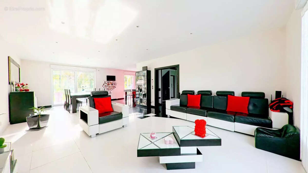 Magnifique maison directement sur le golf d'Ormesson - photo 5
