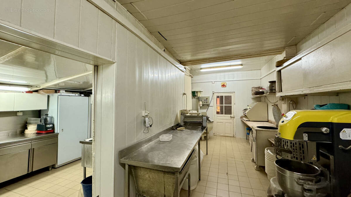 Commerce à SAINT-YORRE