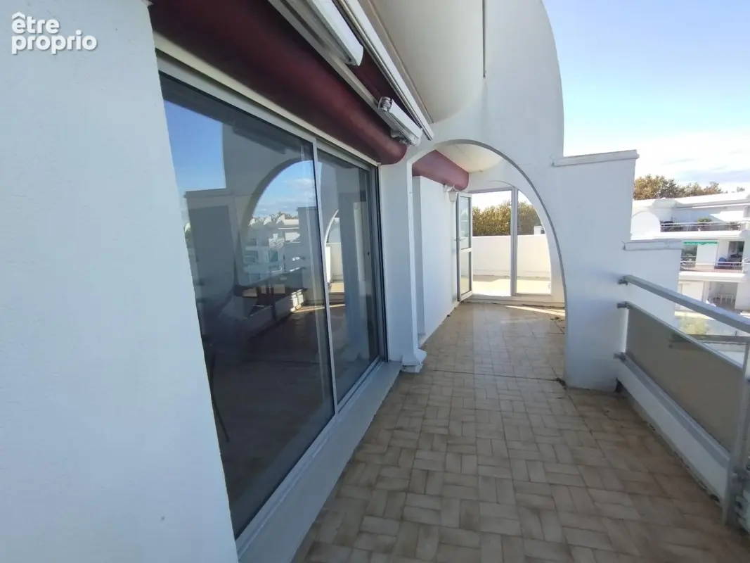 Appartement en angle avec superbe terrasse. - photo 8