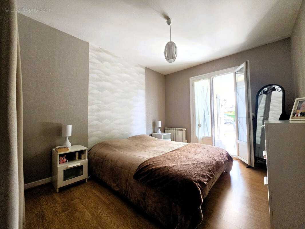 Maison à MEZERIAT