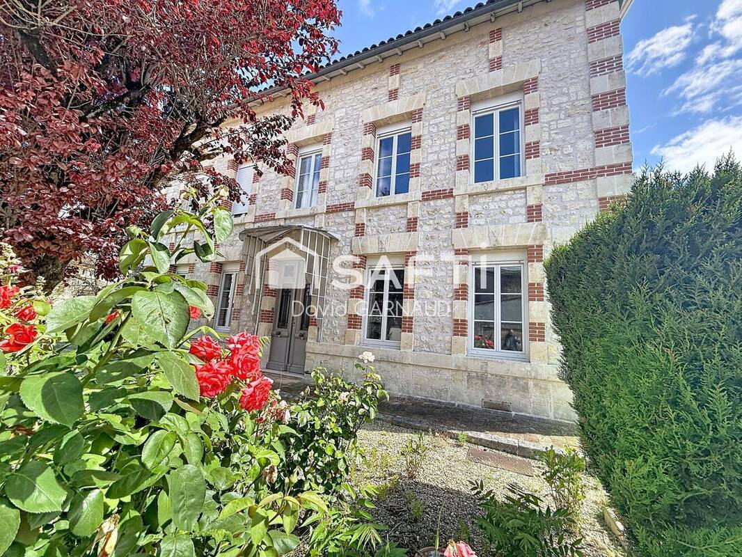 Photo 1 - Maison à CHATEAUNEUF-SUR-CHARENTE