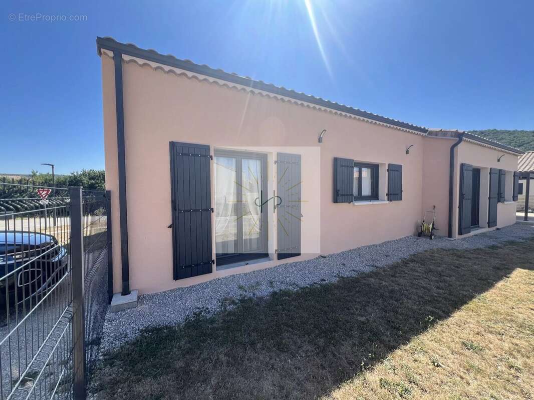 Maison à ALBA-LA-ROMAINE