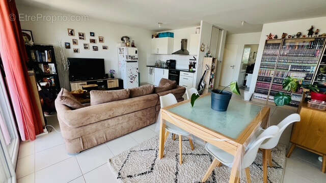 Appartement à BEAUZELLE