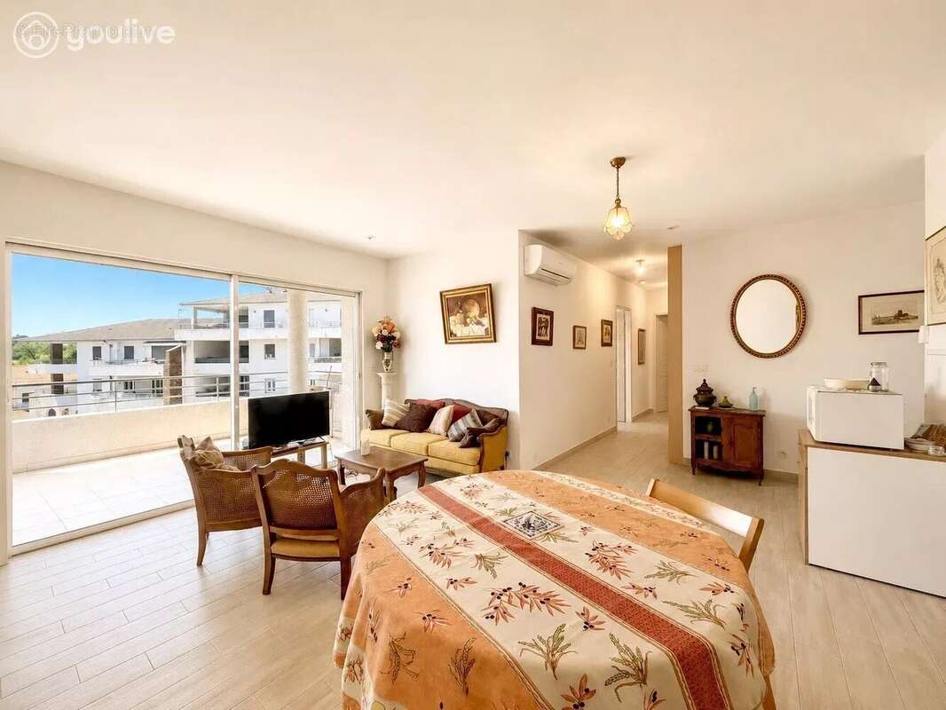 À DÉCOUVRIR – Superbe appartement T3 avec terrasse et vue dégagée sur le Fort d'Aléria - photo 3