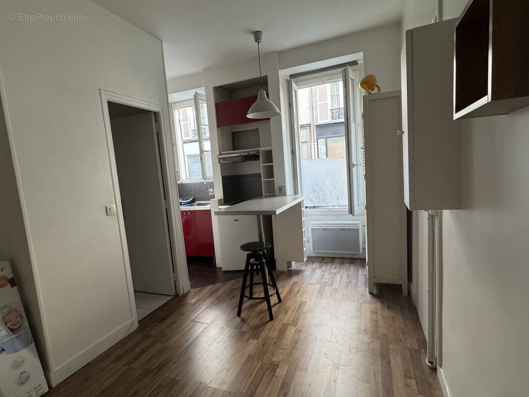 Appartement à PARIS-17E