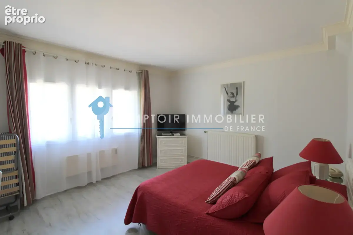 A vendre Proche Anet Dpt (28) Eure et Loir Propriété de charme et de sa magnifique chapelle sur 1,7 ha environ - photo 15