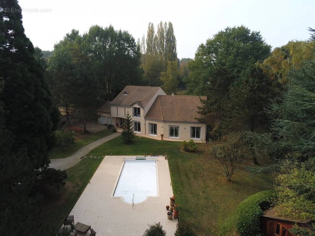 Maison à SAINT-REMY-L'HONORE