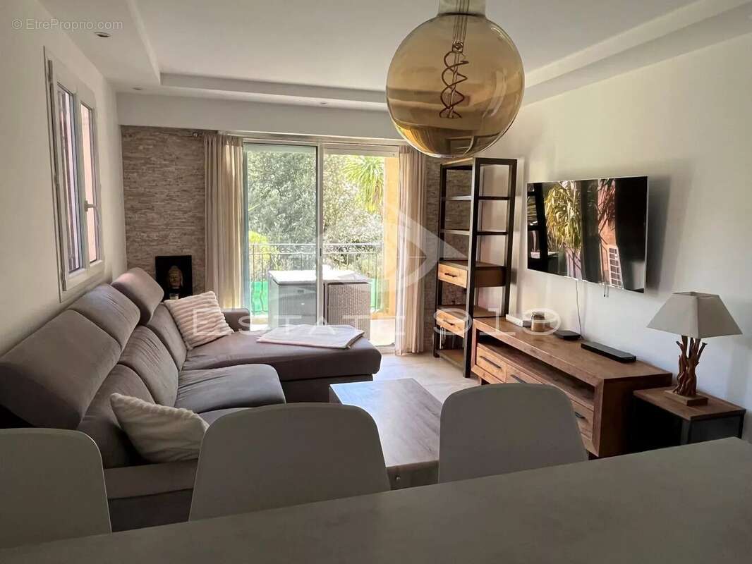 Appartement à MOUGINS
