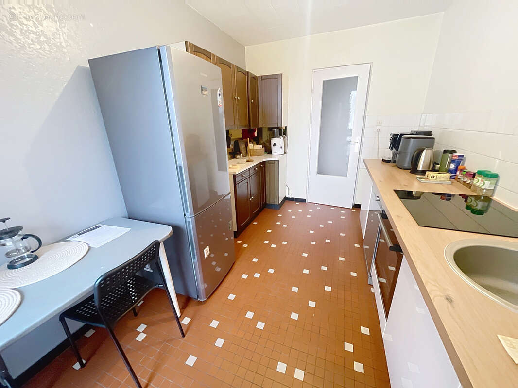 Appartement à SAINT-GENIS-LAVAL