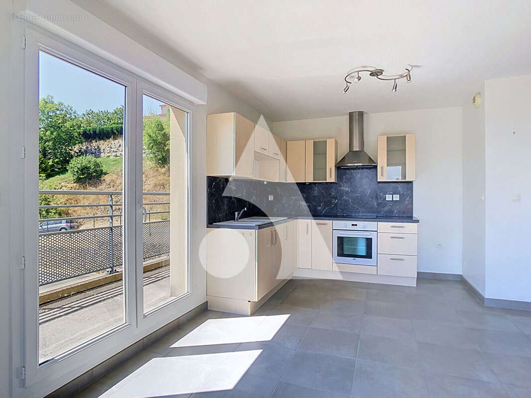 Appartement à SAINT-SYMPHORIEN-SUR-COISE