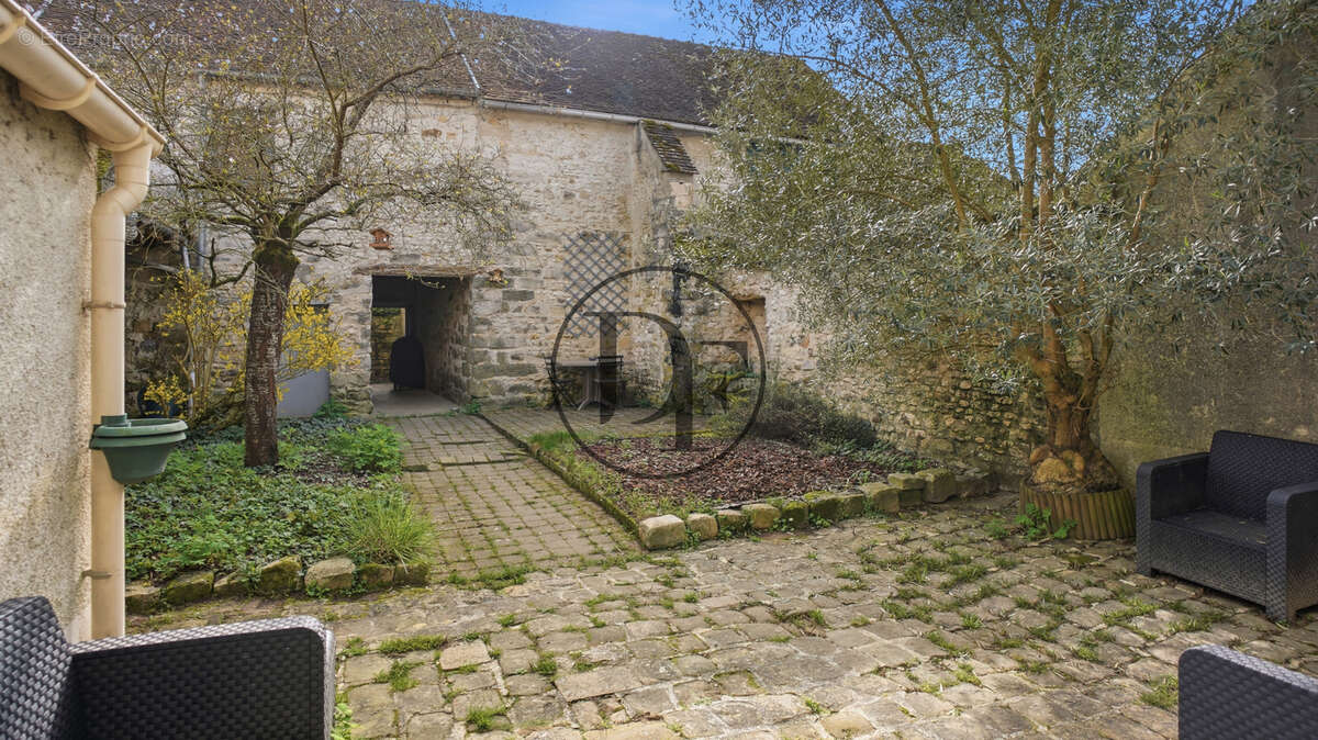 Maison à VILLIERS-SOUS-GREZ