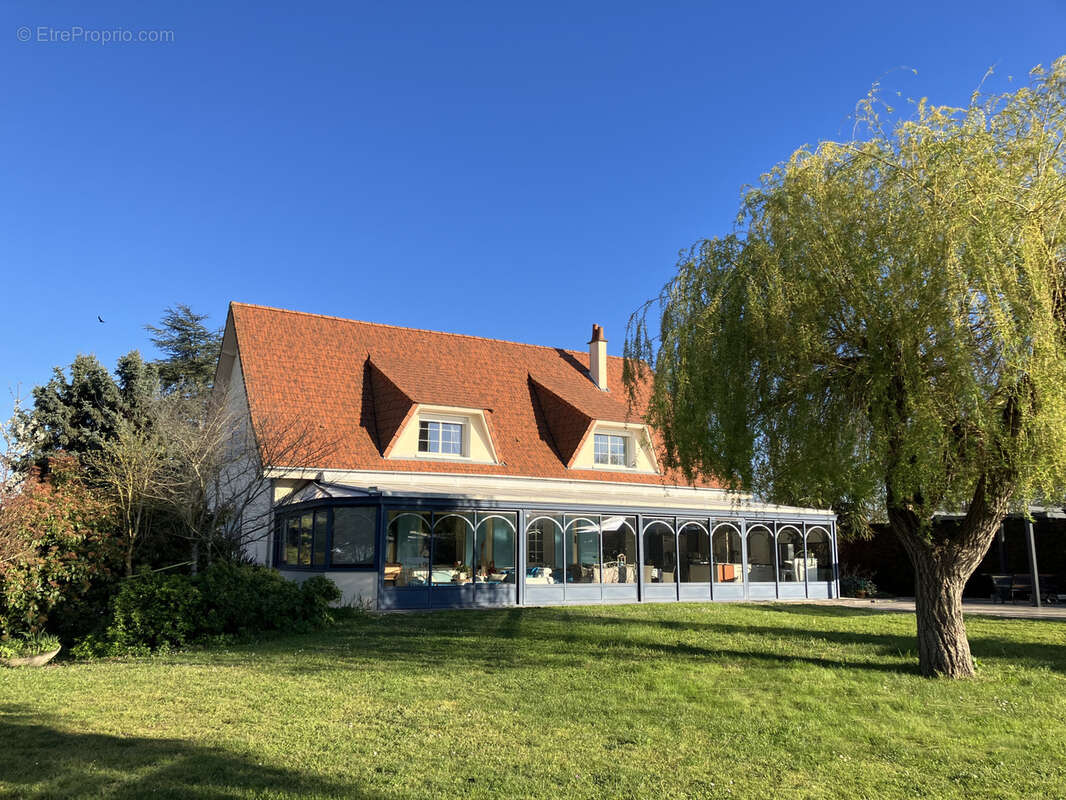 Très belle propriété prestations haut de gamme avec 280 m2 sur 5000 m2 de terrain avec piscine - photo 5