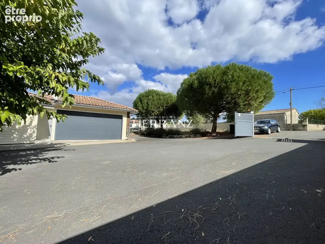 Maison familiale de plain-pied de 135 m2, 4 chambres, garage de 55 m2 et jardin de 2 000 m2 - photo 13