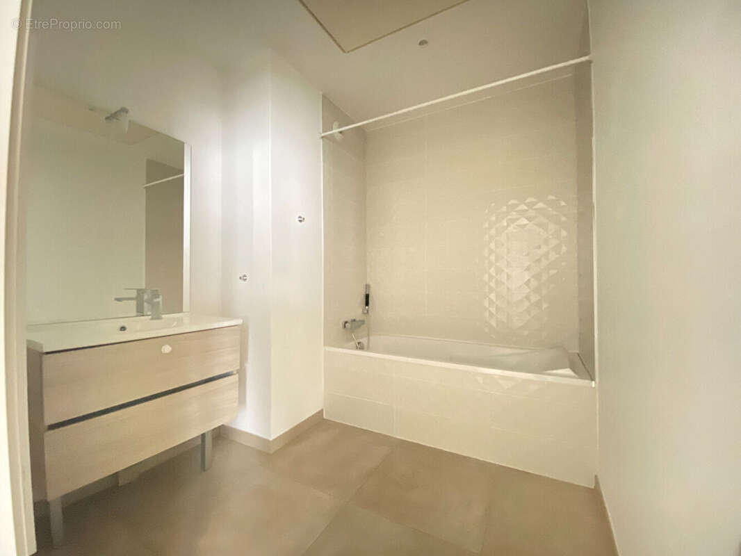 Appartement à MARSEILLE-2E