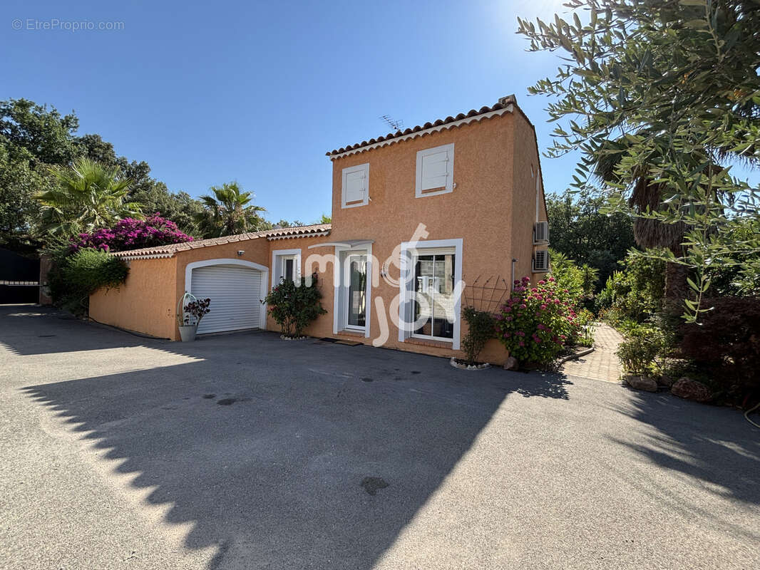 Maison à FREJUS