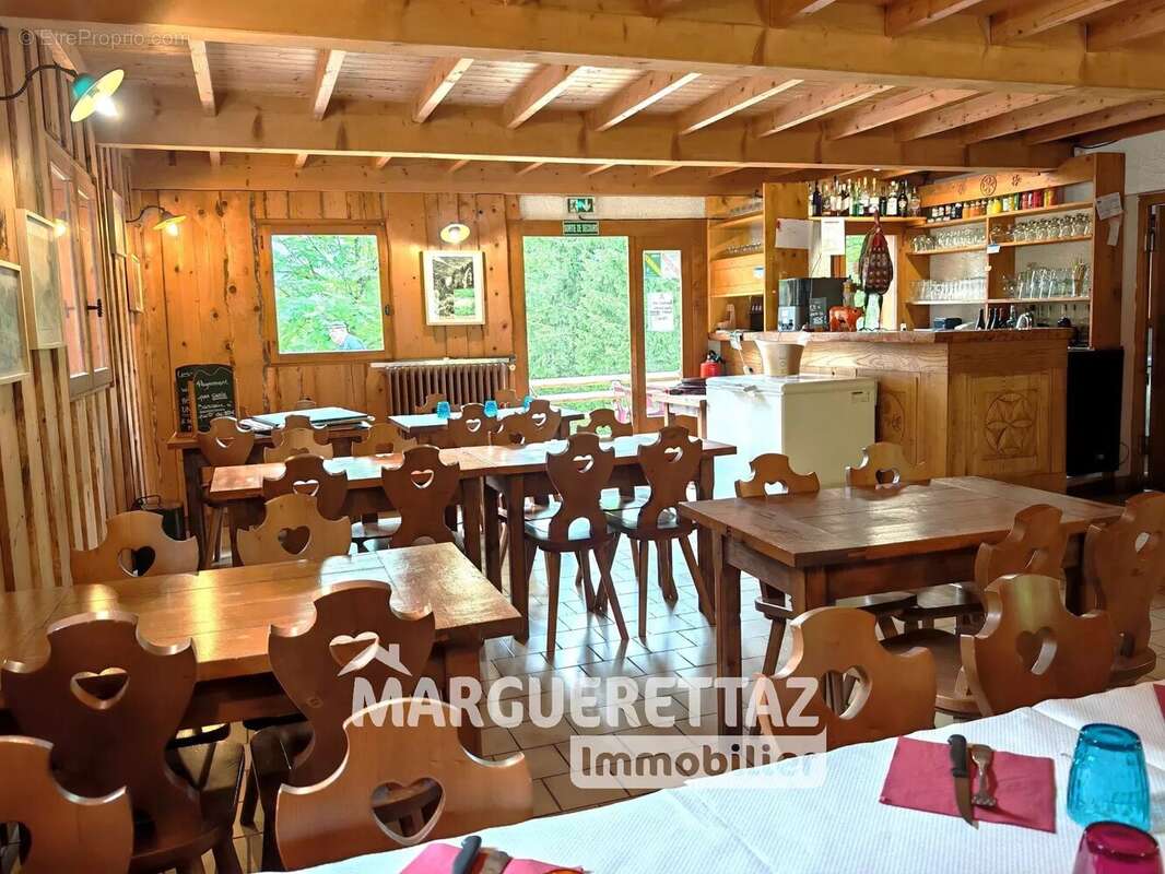 Commerce à SIXT-FER-A-CHEVAL