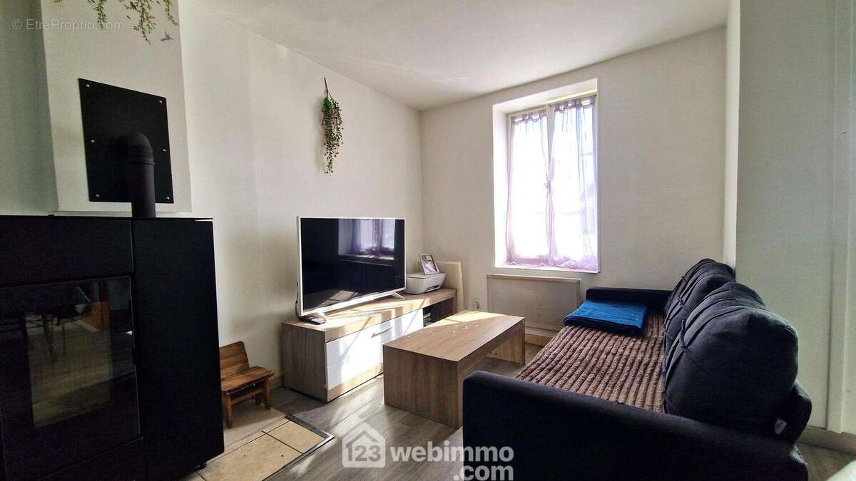 Avec son espace salon - Maison à EBOULEAU