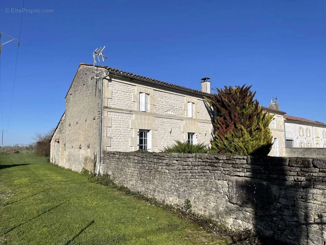 Maison à MIGRON