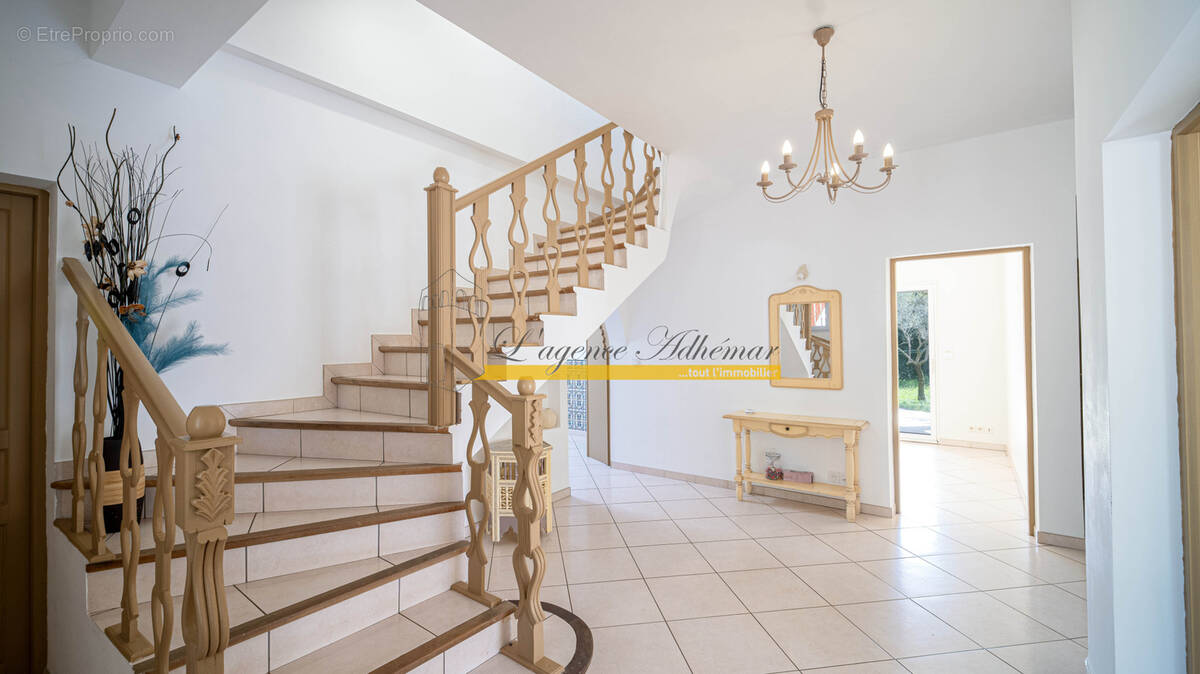 Maison à MONTELIMAR