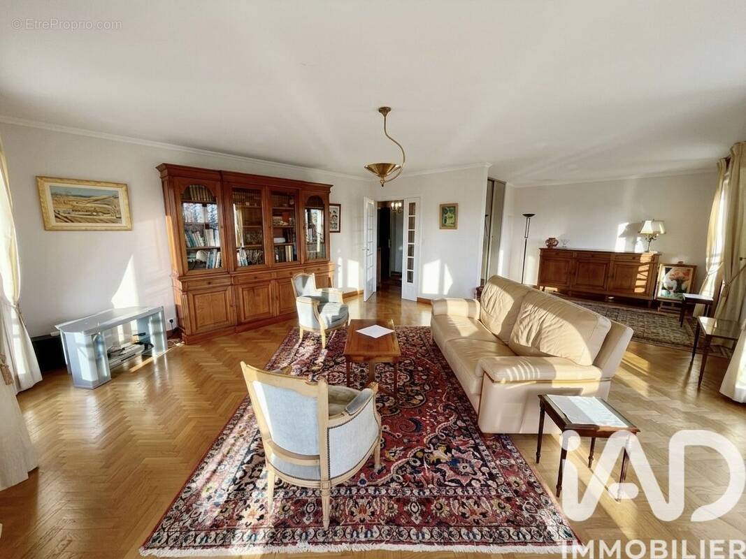 Photo 1 - Appartement à LE PLESSIS-ROBINSON
