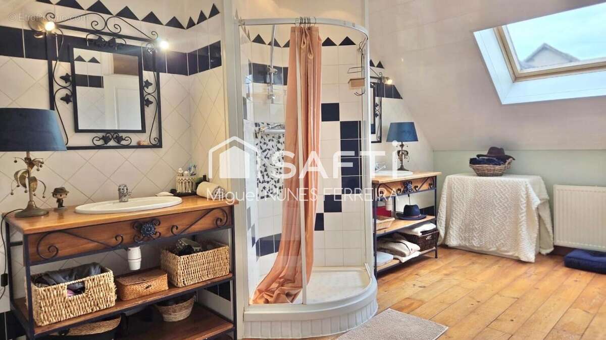 Photo 8 - Maison à PETIT-COURONNE