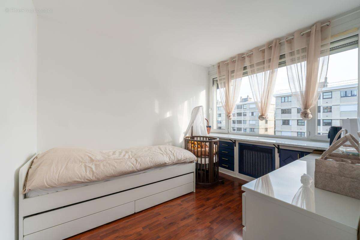 Appartement à SURESNES