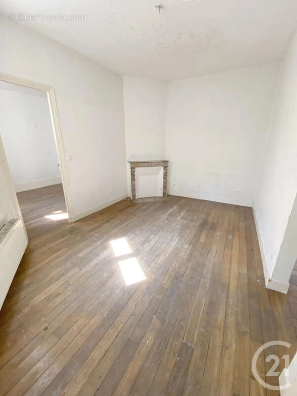 Appartement à SAINT-MAUR-DES-FOSSES