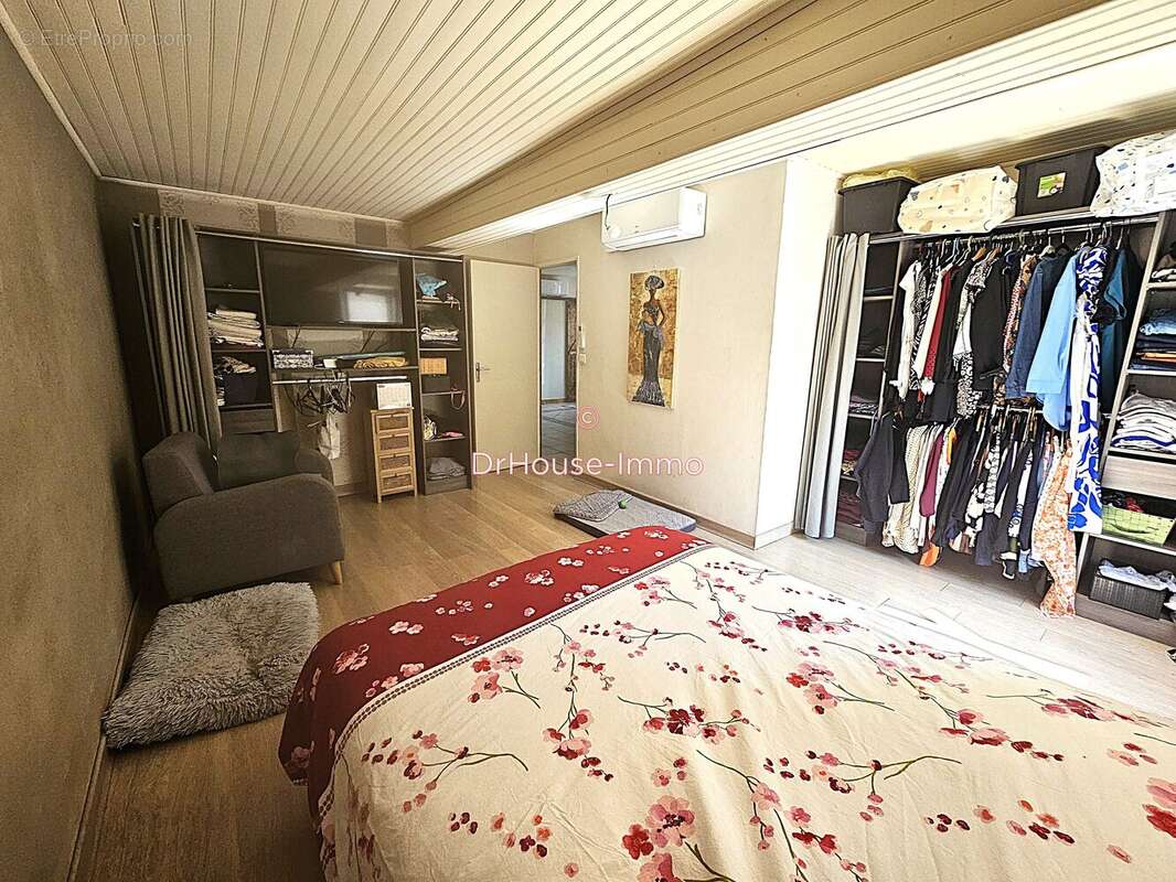 Maison à SAINT-LEON-SUR-L'ISLE