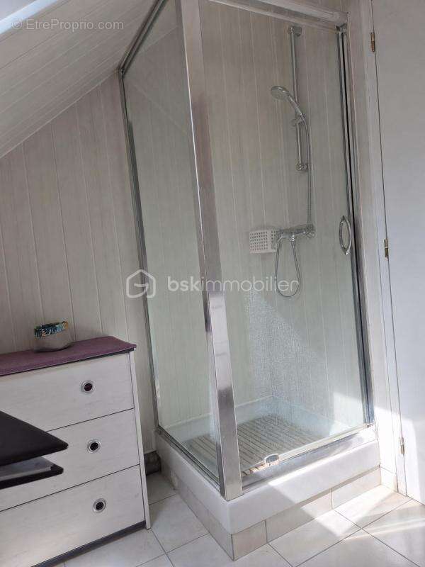 Maison de 86 m² – 3 chambres – Terrain clos de 600 m² – Garage de 40 m² – Lanhelin (Mesnil-Roc'h) - photo 13