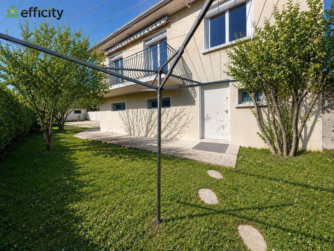 Maison 125 m² à Caluire-Et-Cuire  - photo 4