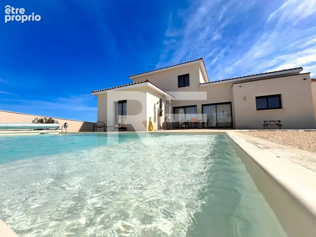 Villa contemporaine avec piscine aux prestations premium - photo 2