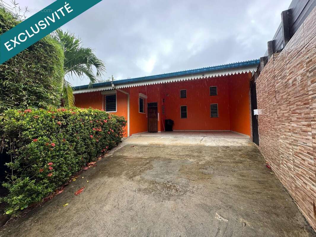 Photo 2 - Maison à REMIRE-MONTJOLY