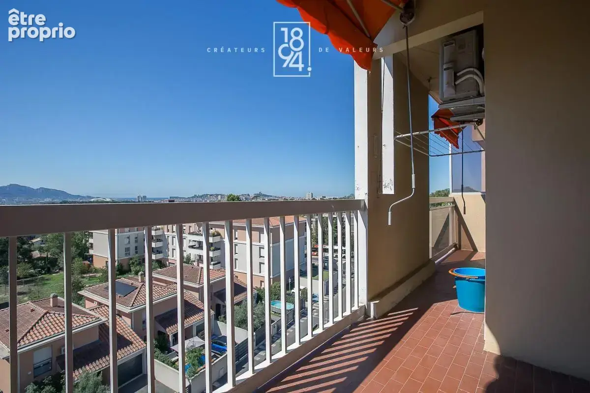 Appartement T4 à Vendre Marseille 13012  Les Borromées  Vue dégagée mer  80m²  5eme étage  ascenseur - photo 2