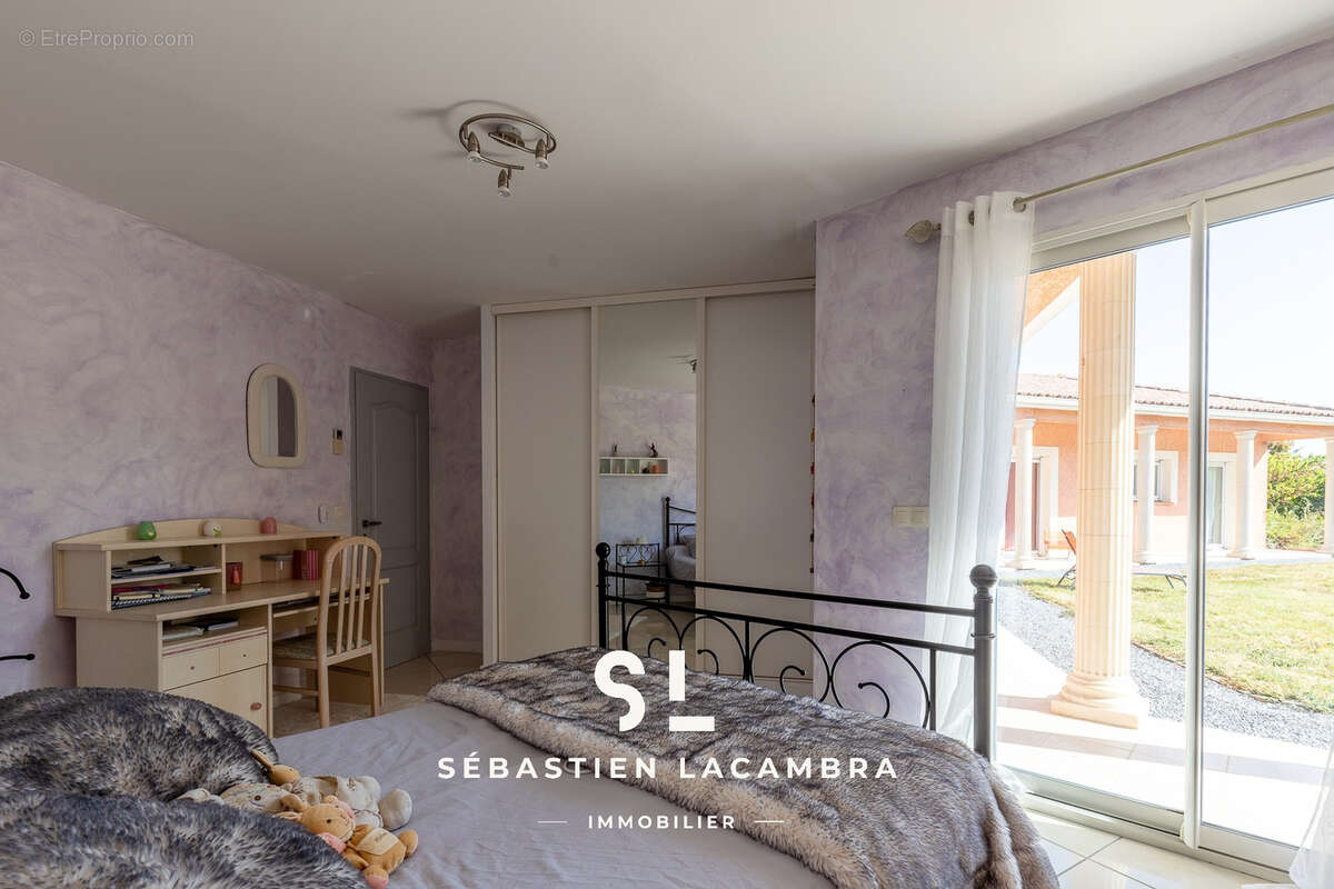 Maison de plain-pied avec piscine, 4 chambres et 3 008 m2 de terrain - photo 23