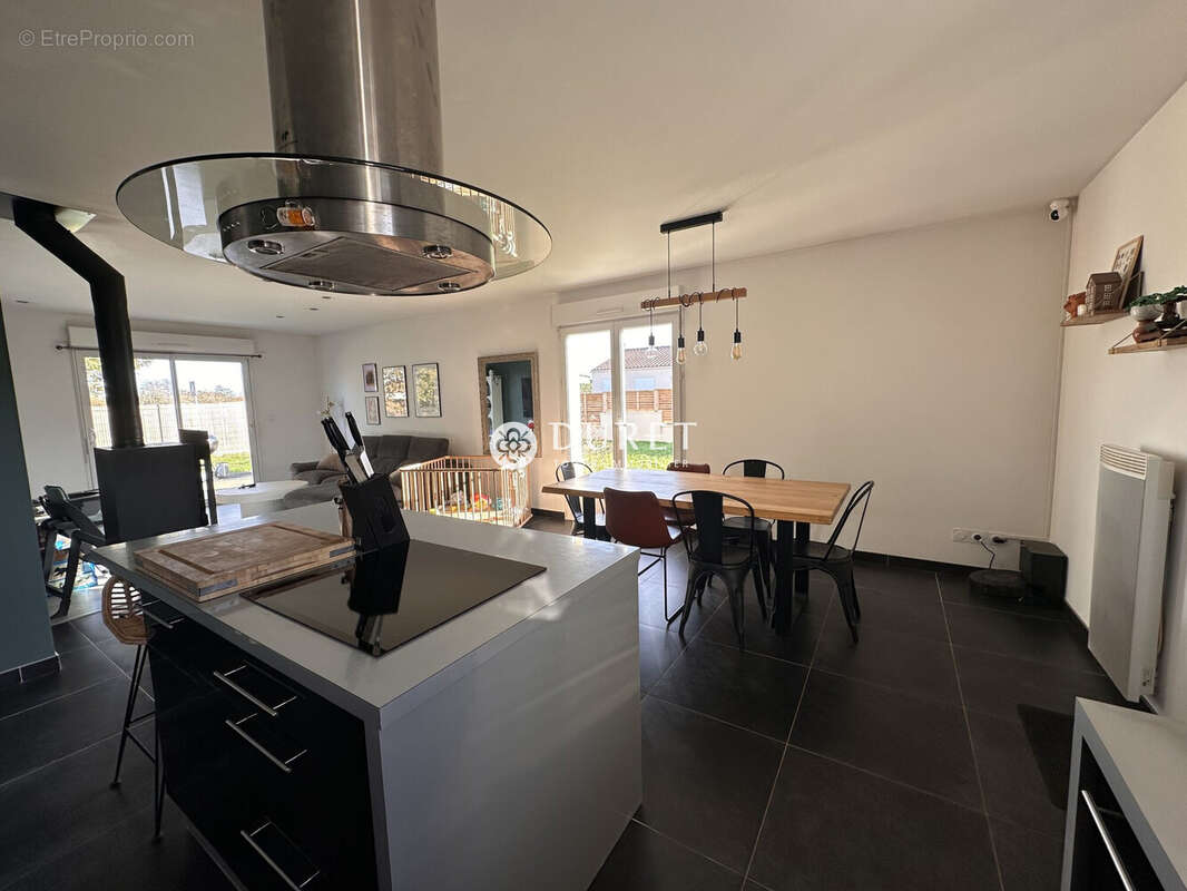 Maison à LA MERLATIERE