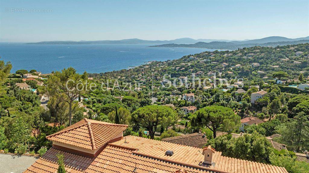 Maison à LES ISSAMBRES