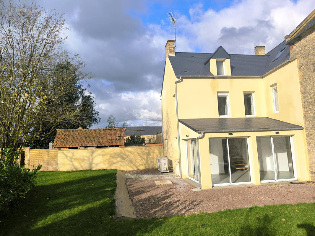 Maison à LE MOLAY-LITTRY