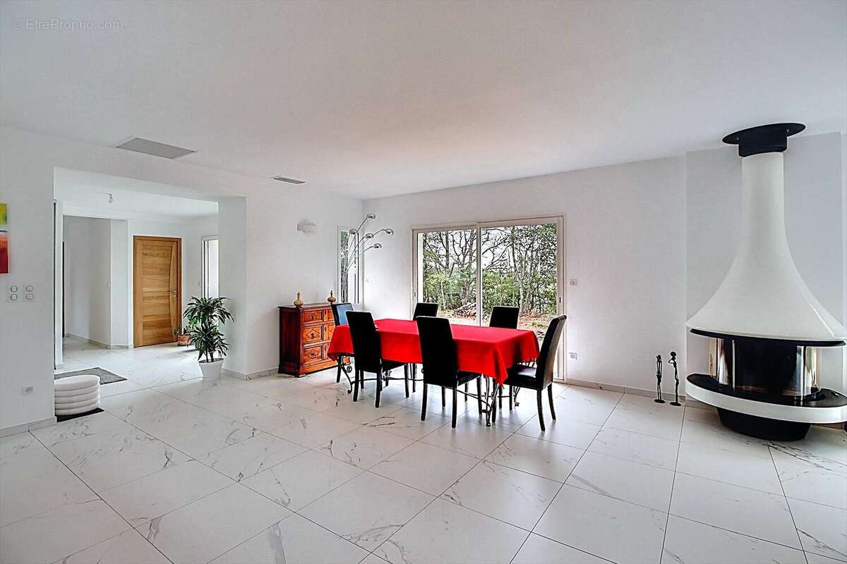 Maison à BAUDINARD-SUR-VERDON