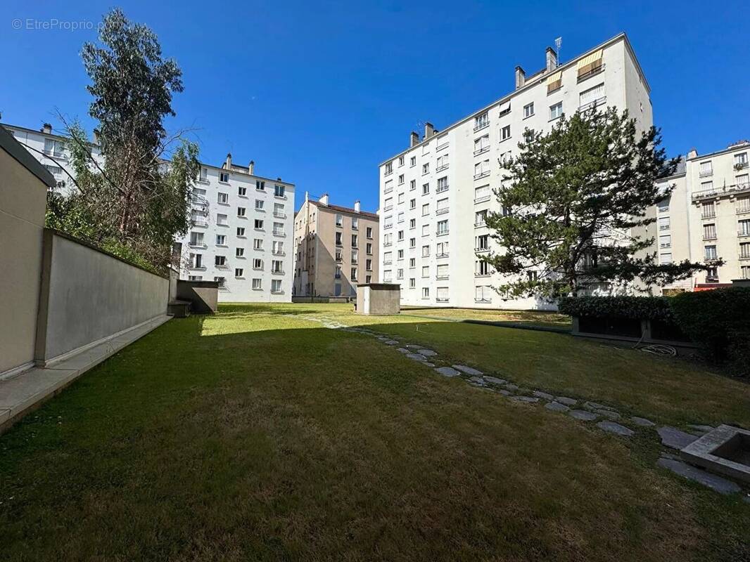 Appartement à CHARENTON-LE-PONT