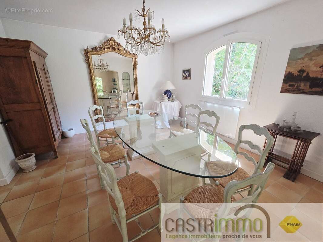 Maison à CASTRIES