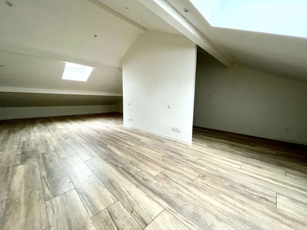 Appartement à SEREZIN-DU-RHONE